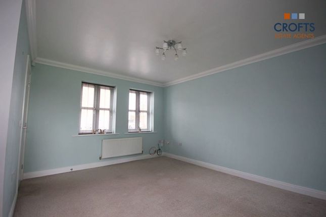 26, Poachers Rise, Stallingborough photo 2