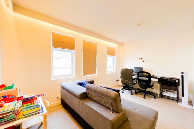 Thumbnail Flat for sale in Byron Road, Harrow, Middlesex
