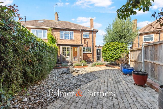 48, Rudsdale Way, Essex photo 4