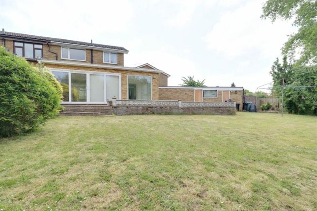 X, Palmerston rd, Rainham photo 3