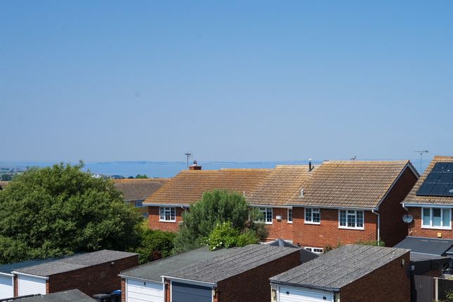 16 Linnet Avenue, Whitstable photo 4