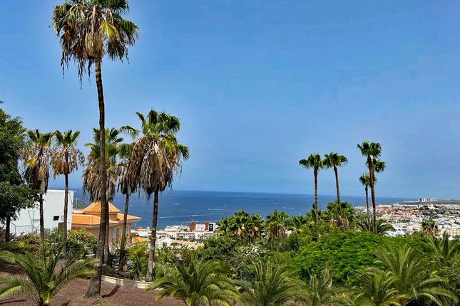 Villa for sale in Mirador Del Sur, San Eugenio Alto, Tenerife, Spain