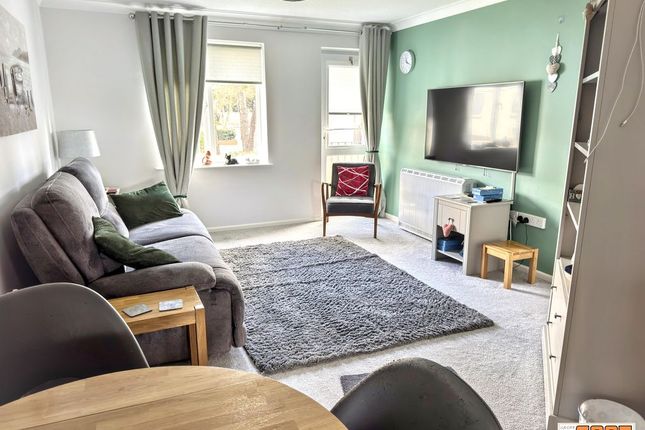 2 Mengham Court, Goldring Close, Hayling Island photo 2