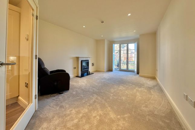 31 Garnier Drive, Bishopstoke Park Retirement Village, Eastleigh photo 4