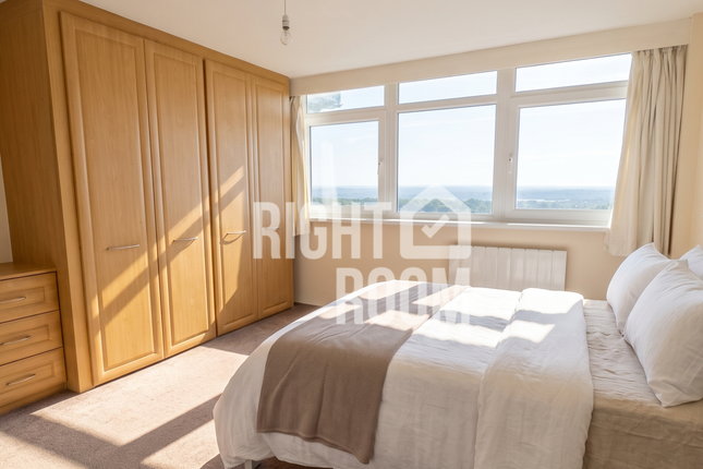 Flat 60, Brampton Tower, Southampton photo 3