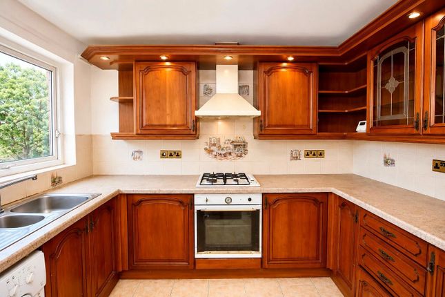 21b,, Heys Close, Blackburn photo 4