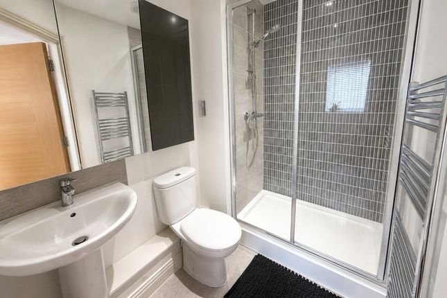 126, Brookwood Farm Drive, Woking photo 5