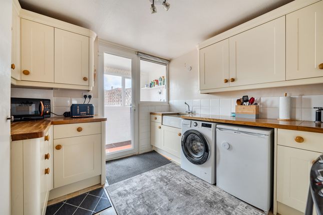 14, Blenheim Road, Maidenhead photo 4