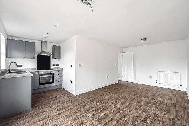77, The Willows, Gloucester photo 2