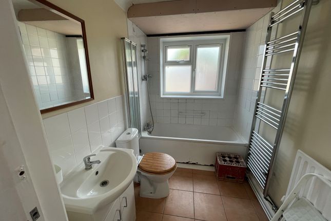 58, Kings Road, Godalming photo 5