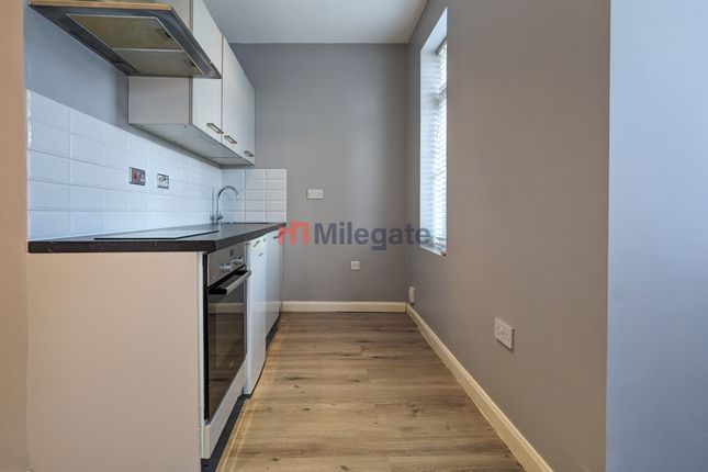 Flat 3 129, Stafford Road, Greater London photo 3