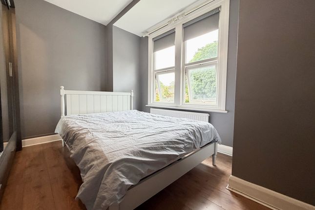 Flat 3, 39, Brighton Road, Purley photo 2