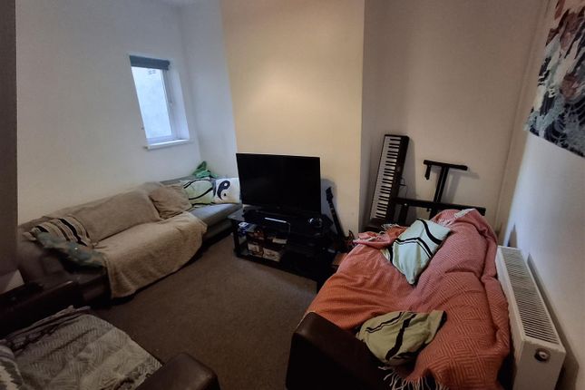 Cathays Terrace, Cardiff photo 5