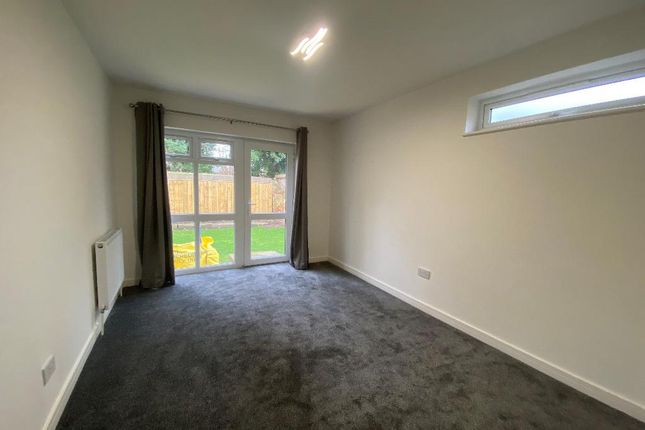 58C, Pearson Park, Hull photo 5