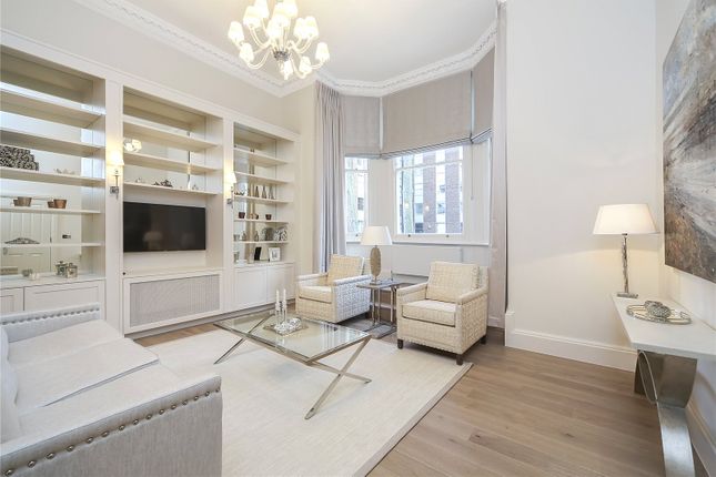 Flat 5, 6-7, Vicarage Gate, London photo 4