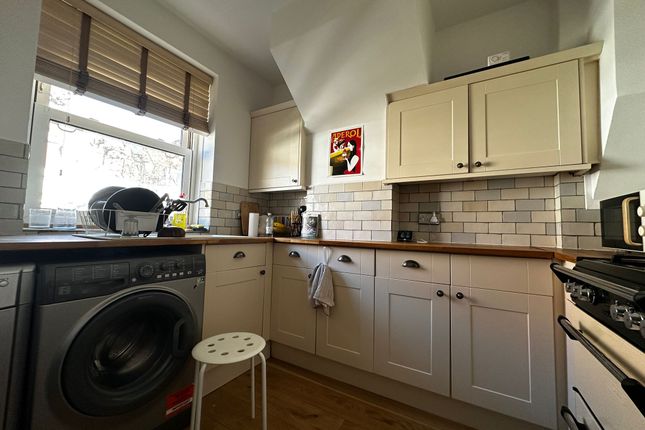 13, Gladwin House, Camden photo 5