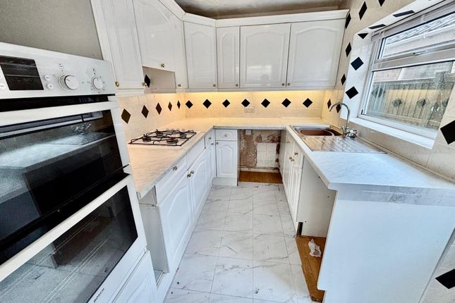 20 Camelot Court, Alford Road photo 4