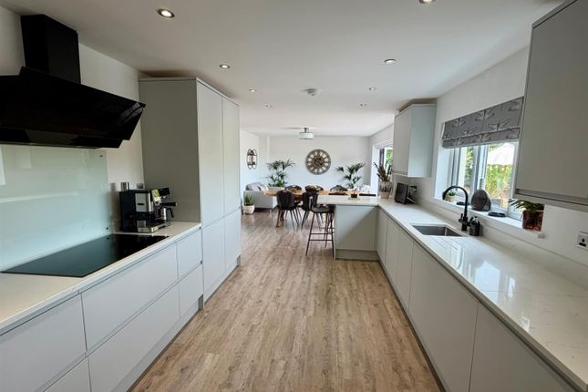 2, Oakview Close, Hereford photo 3