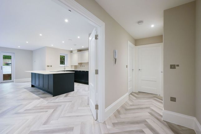Apartment 1 ,Green Hedges, Westerham Road, Oxted photo 2