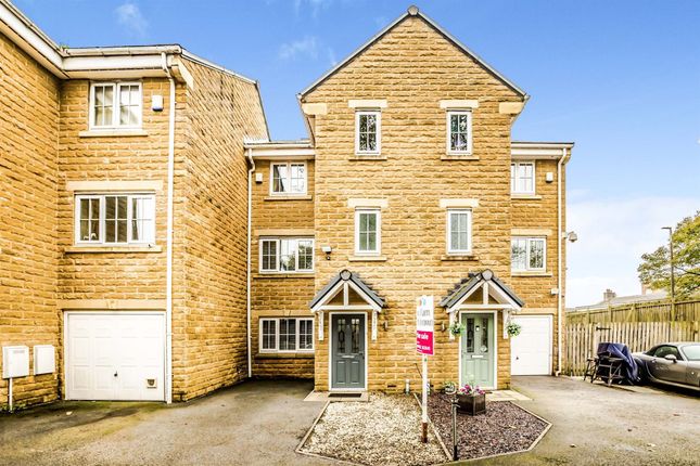 Thumbnail Town house for sale in Oakwood Gardens, Halifax