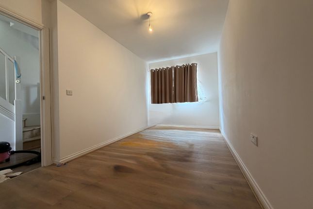 4, Bedford photo 3