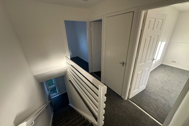 17, Sandringham Road, Middlesbrough photo 4