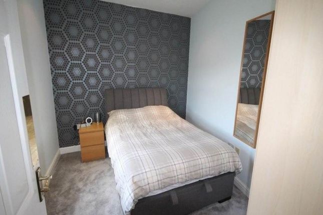 11, Queen Elizabeth Court, Waltham Abbey photo 5