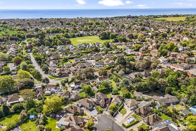 36, Elm Park, Worthing photo 3