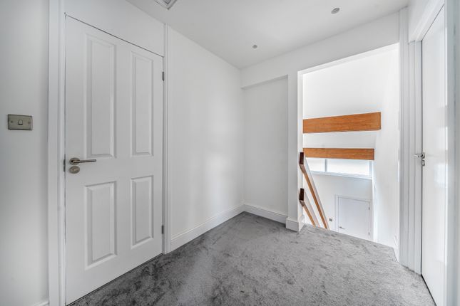 6, Ivy Close, Maidenhead photo 5