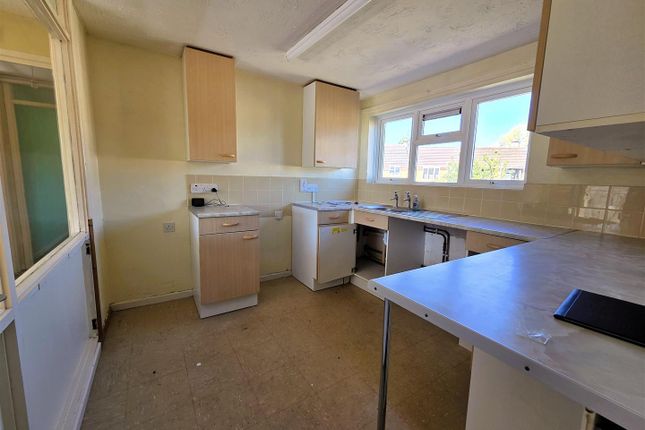 13, Weller Road, Corsham photo 3
