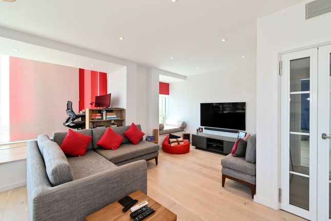 Flat 58, The Panoramic, London photo 4