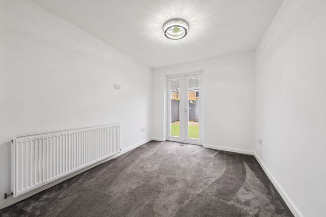 10 National Crescent, Cowglen, Glasgow photo 4