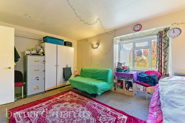 Studio for sale in Helmsdale Close, Yeading, Hayes