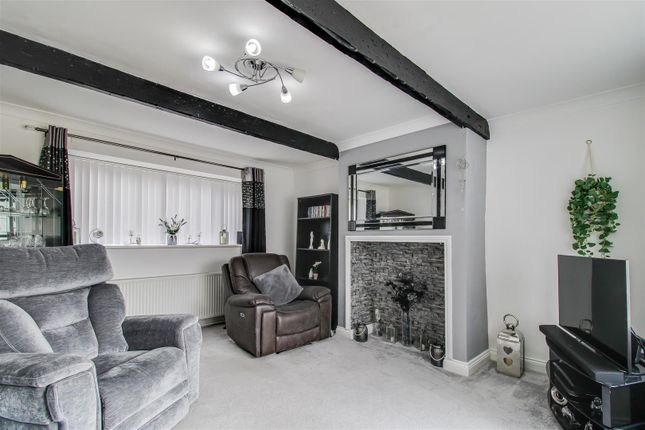 13, Cross Road, Wakefield photo 4