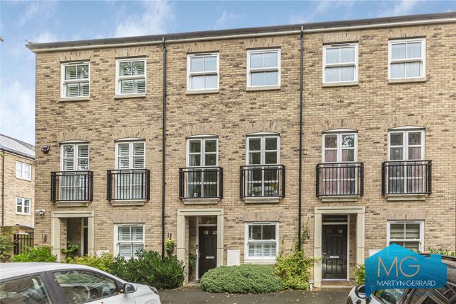 Terraced house for sale in Lovegrove Way, London