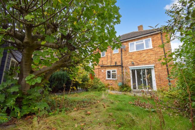 19, Pipers Close, Burnham photo 4