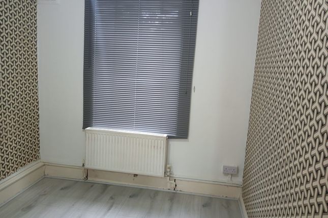 Tottenham , Tottenham, N17,N15, N18, N22,e17 photo 3