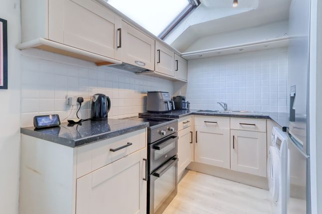 4 Simatt House, 25, Station Road, High Wycombe photo 3