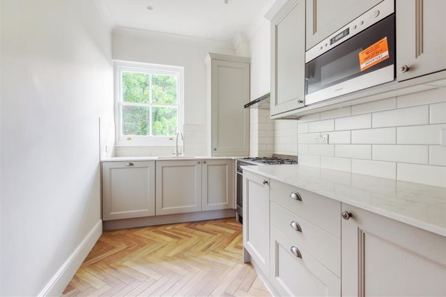 Flats 7, Oak Hill House, Oak Hill Park, Hampstead photo 4