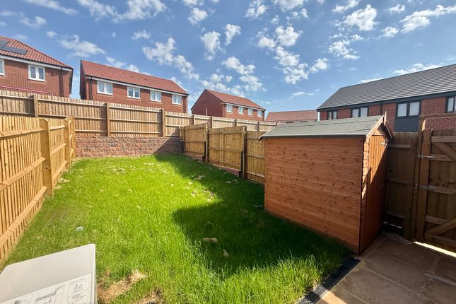 81, Thomas Blakemore Way, Telford photo 2