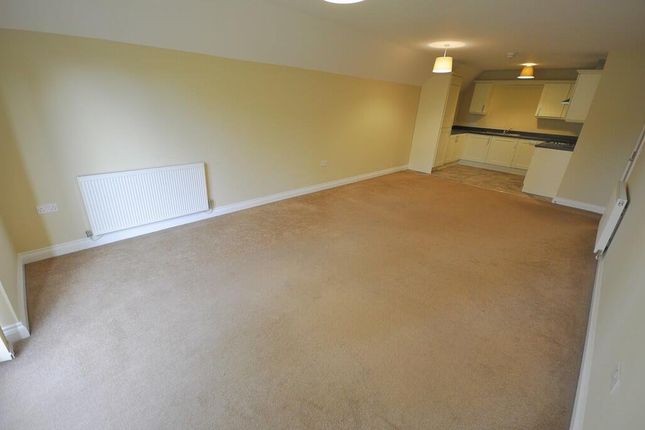 Flat 4, Gill Court,, Derby Road, Derbyshire photo 3