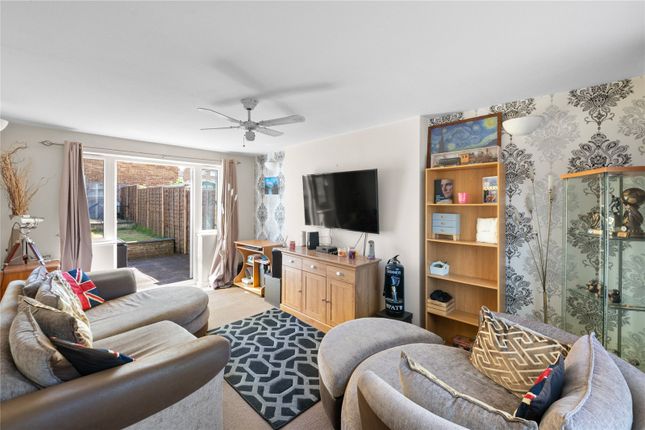 25, Rowan Road, West Drayton photo 3