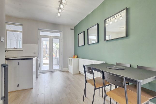 17, Dalmatia Road, Southend-on-sea photo 4