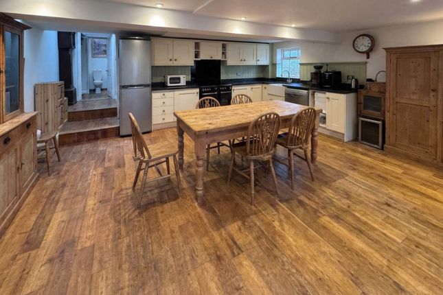 April Cottage, Crawford Bridge, Blandford Forum photo 4