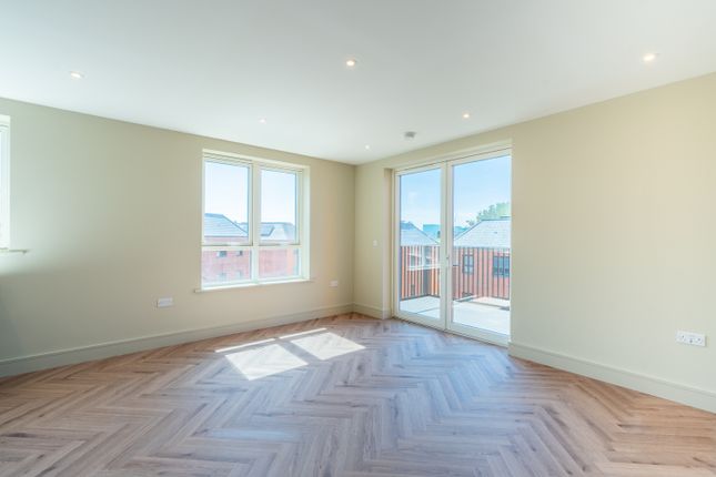 221 - Apt 10, Lapidge Drive, London photo 2