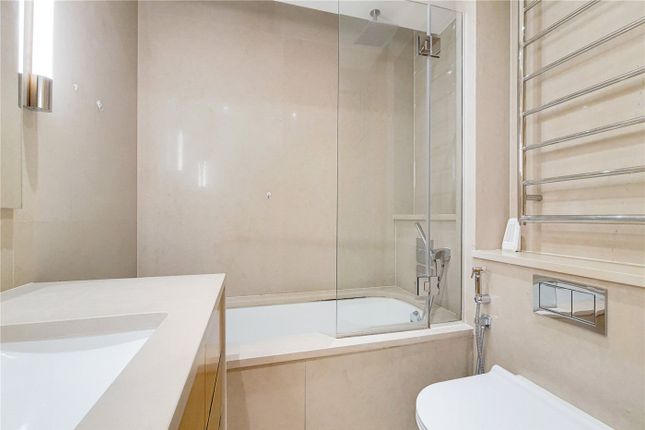 Flat to rent in Princes Court, 88 Brompton Road
