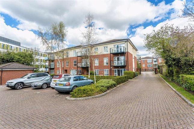 Flat for sale in Kendra Hall Road, South Croydon, Surrey