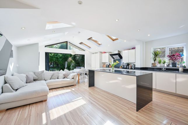 53 Ewell Road, Surbiton photo 2