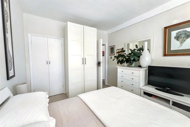 97, Ormonde Court, London photo 3
