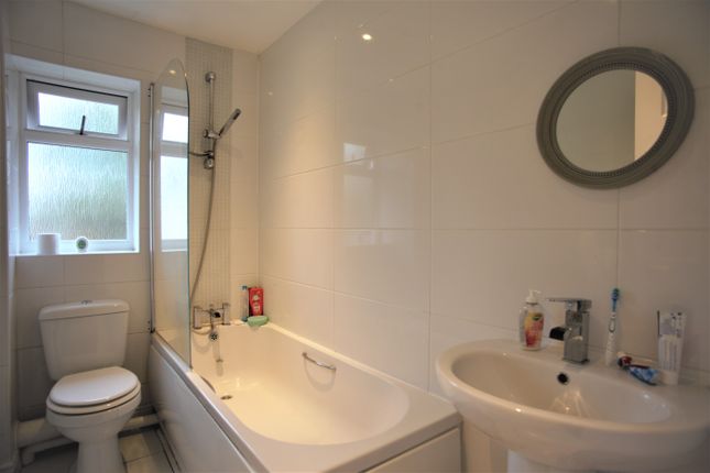 16, Greenoak, Bolton photo 5